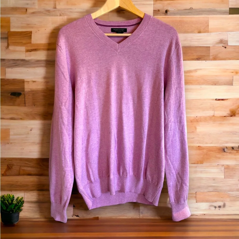 Banana Republic sz Large NWOT cashmere‎ and cotton blend lavender vneck sweater